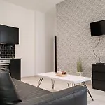 A5 Apartment - Budapest - Hostaid